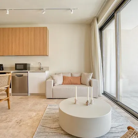 Avalon Gardens 2 A5 * Émba
